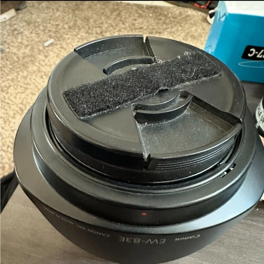 Canon 17-40 mm f/4 L EF lens